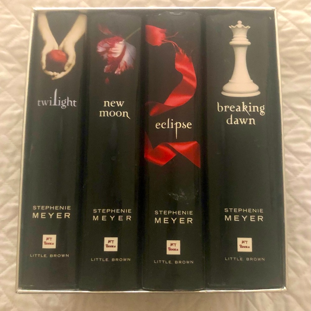 Twilight Series Book set by Stephanie Meyer! Like new condition!